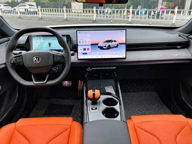 Changan Changan UNI-V 2025 2.0T Sport Version — Фото автомобиля 12