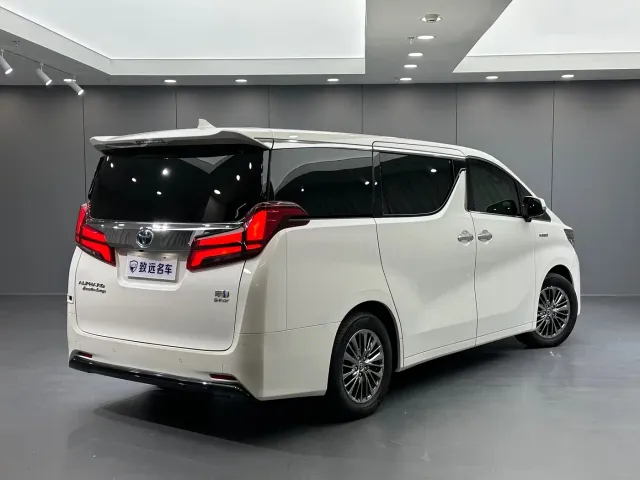 Toyota Alphard — Фото автомобиля 4