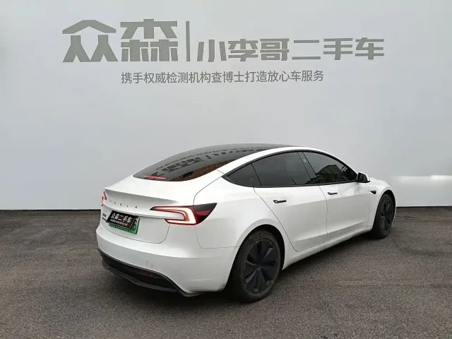 Tesla Model 3 — Фото автомобиля 6