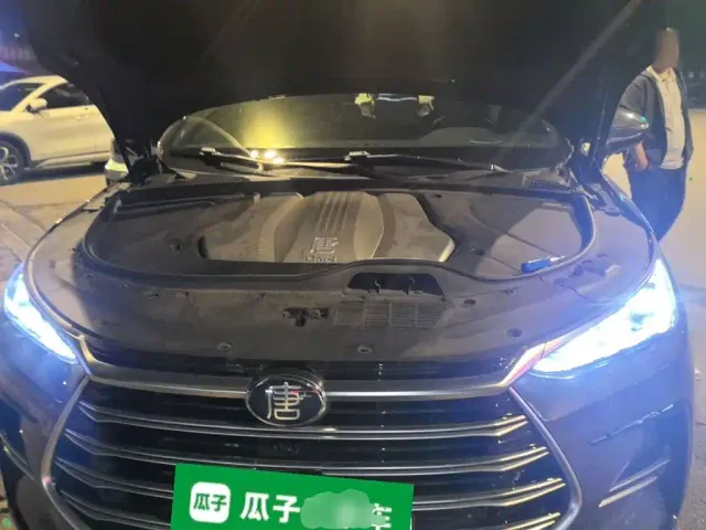 BYD Tang — Фото автомобиля 21