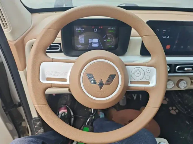 Wuling Hongguang Mini EV — Фото автомобиля 10