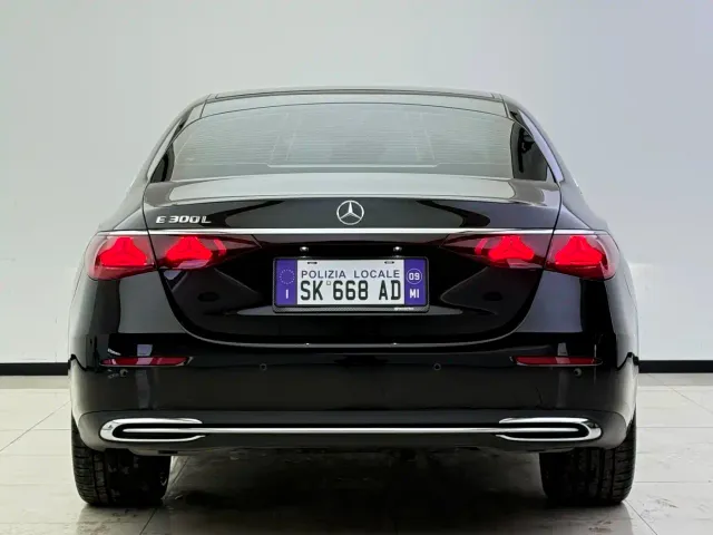 Mercedes-Benz E-Class — Фото автомобиля 8