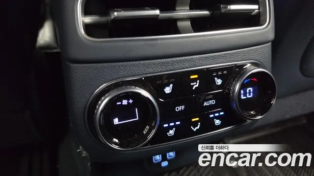 Genesis GV70 — Фото автомобиля 19