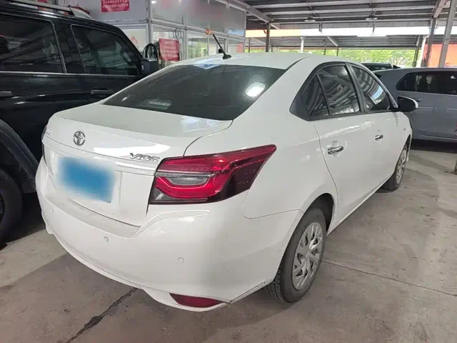 Toyota Vios — Фото автомобиля 6