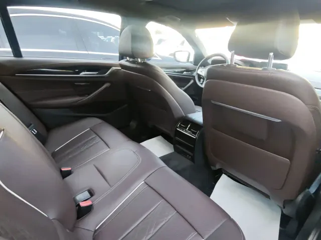 BMW 5 Series — Фото автомобиля 11