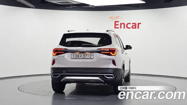 Kia Seltos — Фото автомобиля 4