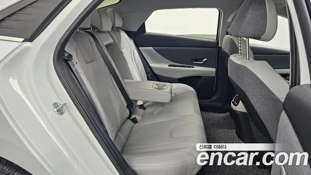 Hyundai Avante CN7 — Фото автомобиля 12