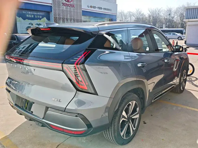Geely Boyue L — Фото автомобиля 5