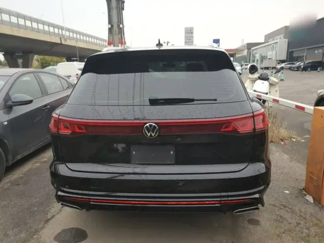 Volkswagen Touareg — Фото автомобиля 5