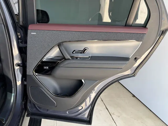 Land Rover Range Rover Sport — Фото автомобиля 21