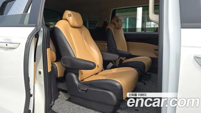 Kia Canival Carnival 4 поколение Бензин 9 мест Prestige — Фото автомобиля 12