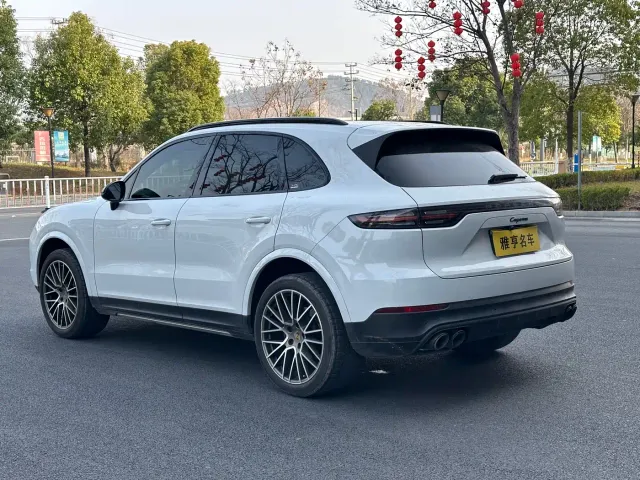 Porsche Cayenne — Фото автомобиля 17