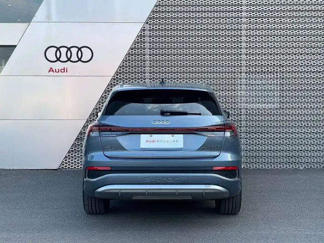 Audi Q4 e-tron — Фото автомобиля 5