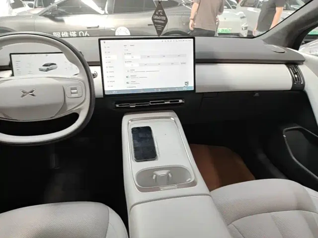 Xpeng P7+ — Фото автомобиля 13