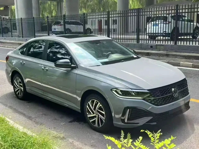 Volkswagen Lavida — Фото автомобиля 3