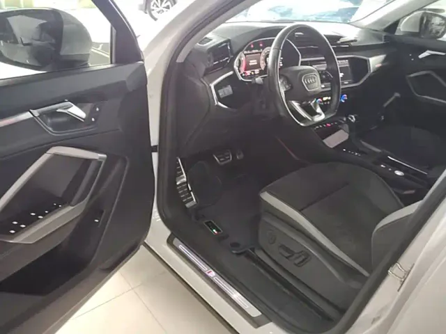 Audi Q3 — Фото автомобиля 15