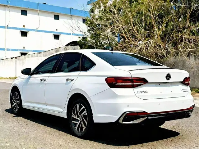 Volkswagen Lavida — Фото автомобиля 9