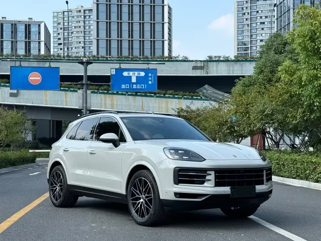 Porsche Cayenne — Фото автомобиля 3