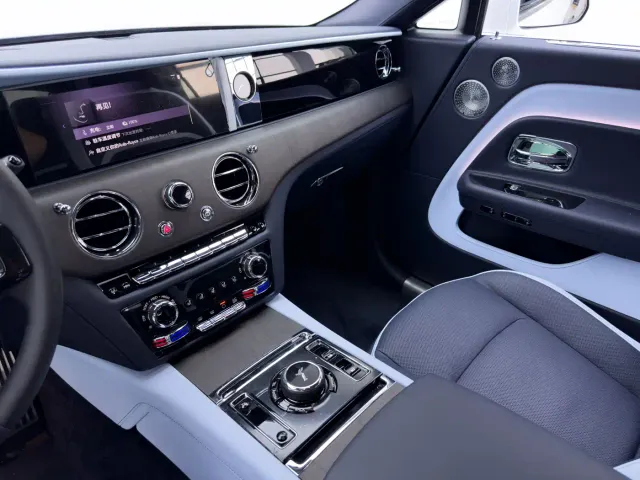 Rolls-Royce Spectre — Фото автомобиля 25