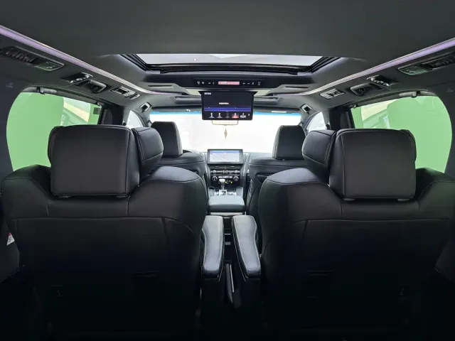Lexus LM — Фото автомобиля 9