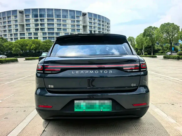 Leapmotor C11 — Фото автомобиля 13