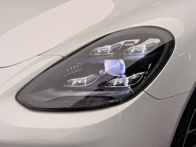 Porsche Panamera — Фото автомобиля 16