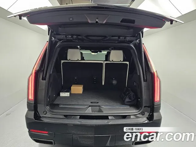 Cadillac Escalade 5th Gen — Фото автомобиля 19