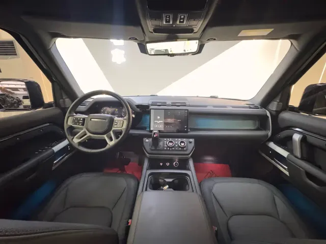 Land Rover Defender — Фото автомобиля 23