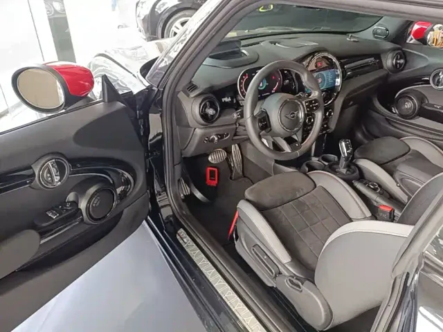 MINI John Cooper Works — Фото автомобиля 15