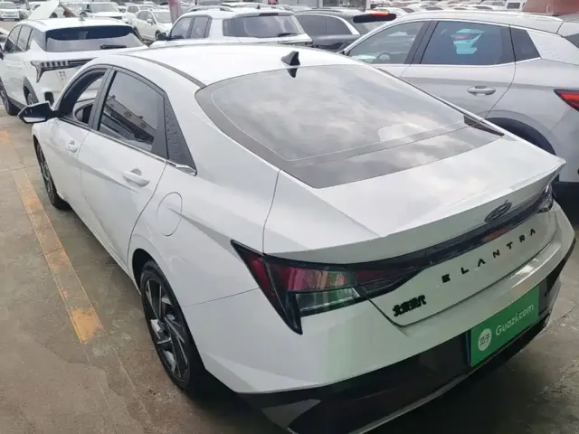 Hyundai Elantra 2023 1.5L CVT GLX Elite Edition — Фото автомобиля 4