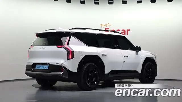 Kia EV9 — Фото автомобиля 2