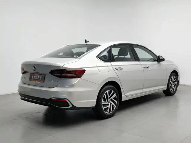 Volkswagen Lavida — Фото автомобиля 2