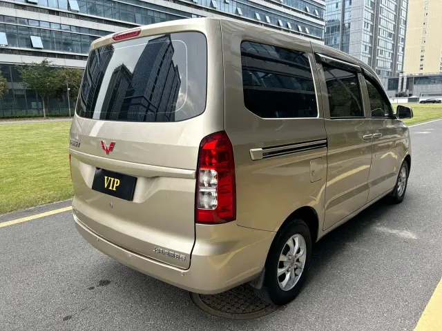 Wuling Hongguang V — Фото автомобиля 3