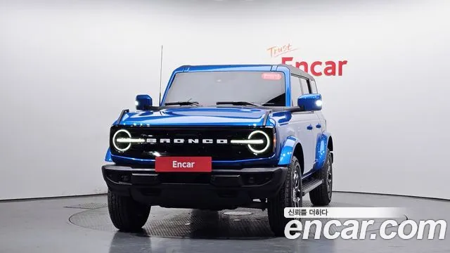 Ford Bronco — Фото автомобиля 3