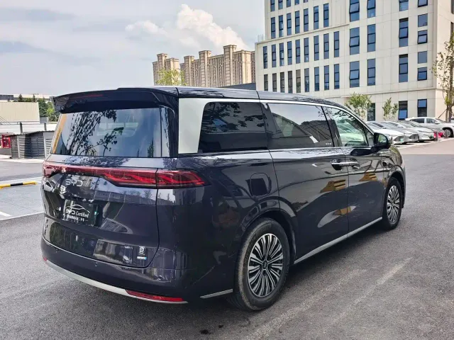 BYD Xia — Фото автомобиля 9