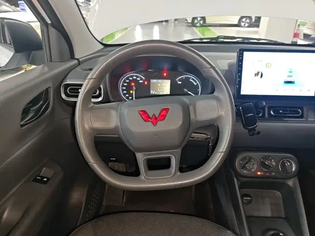 Wuling Hongguang — Фото автомобиля 10