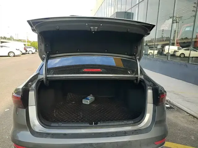 Geely Emgrand — Фото автомобиля 18