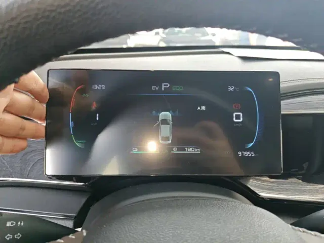 BYD Qin PLUS — Фото автомобиля 11