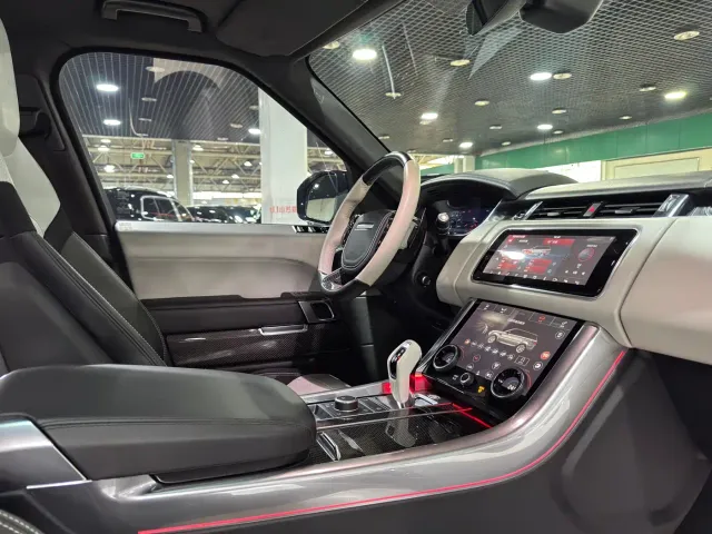 Land Rover Range Rover Sport — Фото автомобиля 11