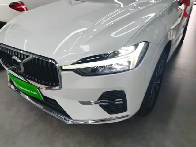 Volvo XC60 — Фото автомобиля 23