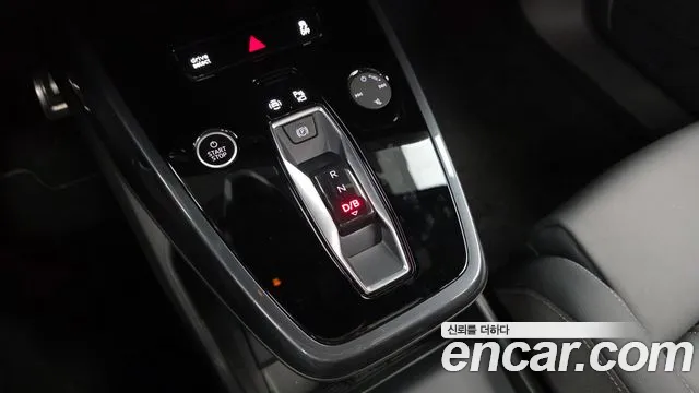 Audi Q4 e-tron F4 — Фото автомобиля 9