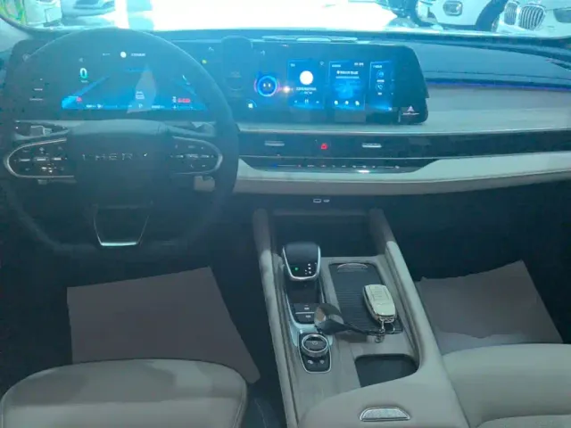 Chery Arrizo 8 — Фото автомобиля 9