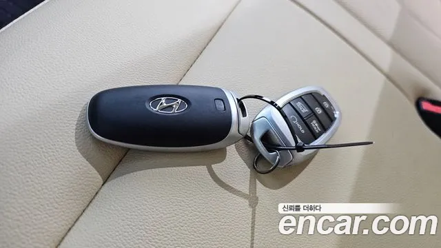 Hyundai Staria Staria 4WD Tourer 9 мест — Фото автомобиля 14
