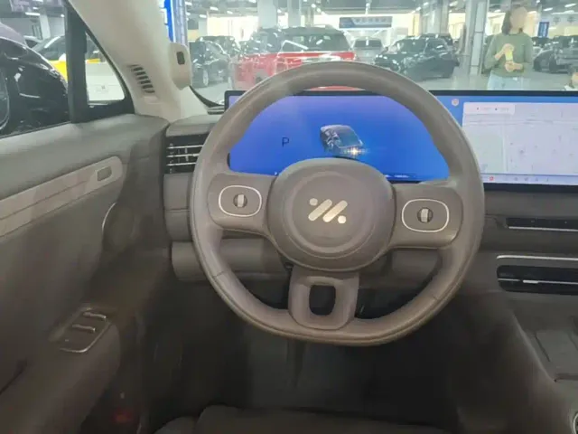 IM Motors LS6 — Фото автомобиля 14