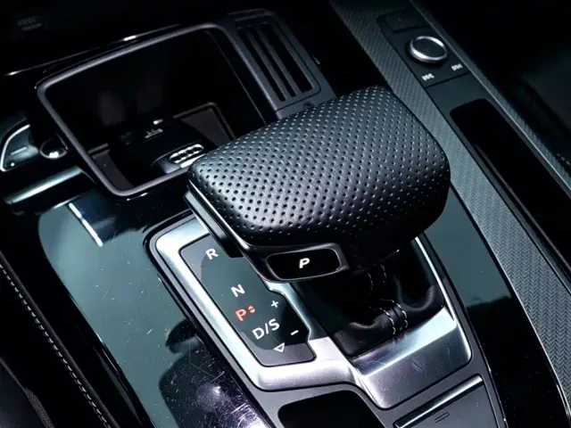 Audi Q5L — Фото автомобиля 14