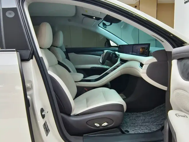 IM Motors LS6 — Фото автомобиля 11