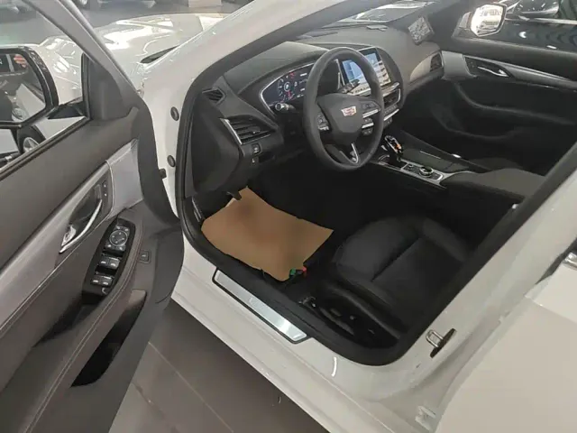 Cadillac CT5 — Фото автомобиля 15