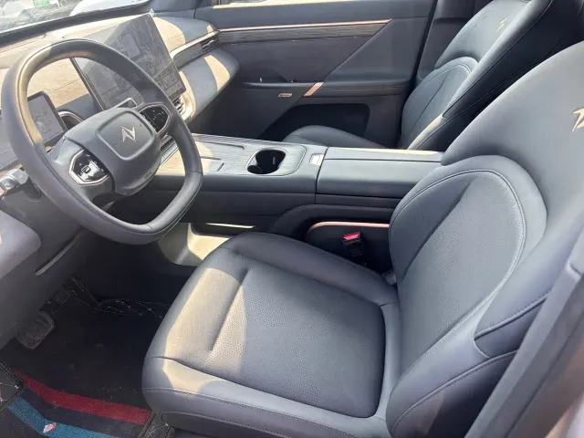 Dongfeng eπ 008 — Фото автомобиля 4