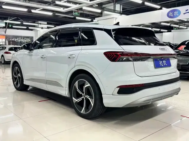 Audi Q4 e-tron — Фото автомобиля 17