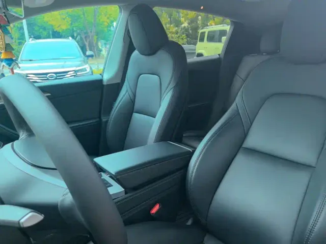 Tesla Model Y — Фото автомобиля 14